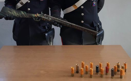 Girava in auto con un fucile da caccia con matricola abrasa: besozzese arrestato Girava in auto con un fucile da caccia con matricola abrasa: besozzese arrestato