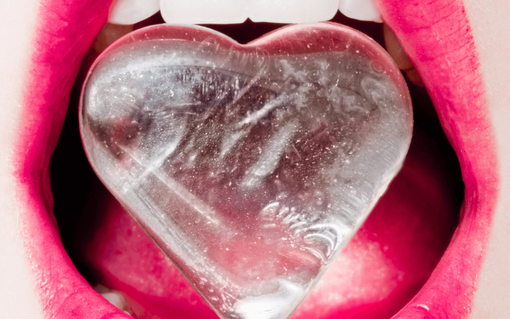 Linea erotica: emozioni intense in totale privacy e sicurezza