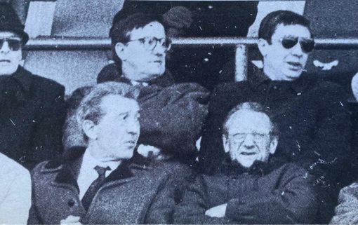 Febbraio 1988: Varese Calcio in fallimento. In tribuna a Masnago il curatore fallimentare Sergio Caramella con il sindaco Sabatini (foto tratta dal libro di Natale Cogliati "Vincere è bello")