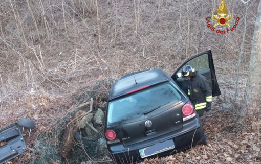 Esce di strada con l'auto: grave un ragazzo di 19 anni a Mergozzo