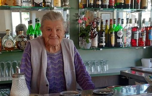 E sono 101. Anna barista dei record e maestra di vita