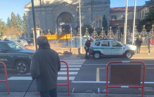La polizia locale sul posto questa mattina per i rilievi La polizia locale sul posto questa mattina per i rilievi