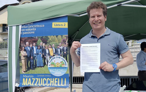 L'ex sindaco Matteo Bianchi scrive ai morazzonesi: «Obiettivo continuità: sono totalmente a servizio del sindaco Maurizio Mazzucchelli» L'ex sindaco Matteo Bianchi scrive ai morazzonesi: «Obiettivo continuità: sono totalmente a servizio del sindaco Maurizio Mazzucchelli»