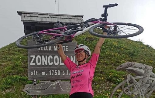 Sesto Calende allo sprint: l'impresa sulle due ruote di Loretta Pavan fa tappa sulle rive del Ticino Sesto Calende allo sprint: l'impresa sulle due ruote di Loretta Pavan fa tappa sulle rive del Ticino