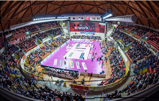 L'e-work Arena di Busto: da tempio del volley a ring di pugilato