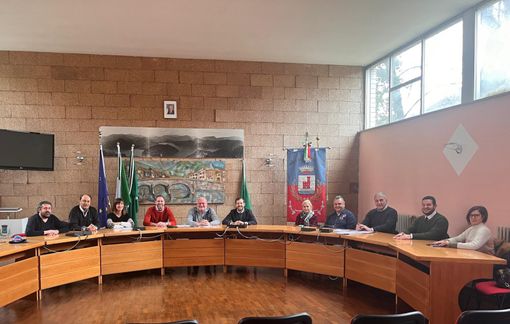 Emanuele Monti alla riunione del Distretto del commercio Ceresio-Tresa.