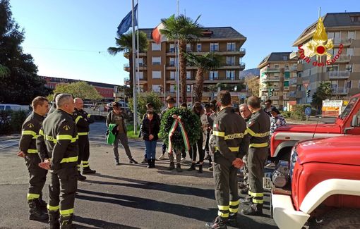 FOTO. Studenti e vigili del fuoco insieme per ricordare Antonino, Marco e Matteo FOTO. Studenti e vigili del fuoco insieme per ricordare Antonino, Marco e Matteo