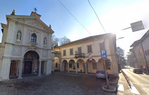 L'ingresso di Sala Bergamaschi, in piazza Giovanni XXIII a Induno Olona L'ingresso di Sala Bergamaschi, in piazza Giovanni XXIII a Induno Olona