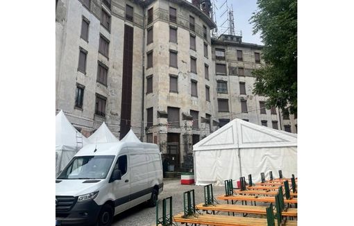 Quasi ultimati i preparativi al Campo dei Fiori per la Festa della Montagna 2025