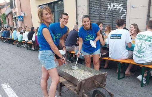 Alcuni scatti della pizzoccherata sotto le stelle della Pro Loco di Travedona Monate