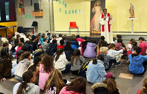 L'ingresso ufficiale del nuovo parroco di Biumo, San Fermo e Valle Olona don Maurizio Cantù: «Accogliamo la Parola di Dio per essere creativi»