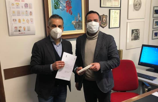 La consegna alle elementari e alle medie