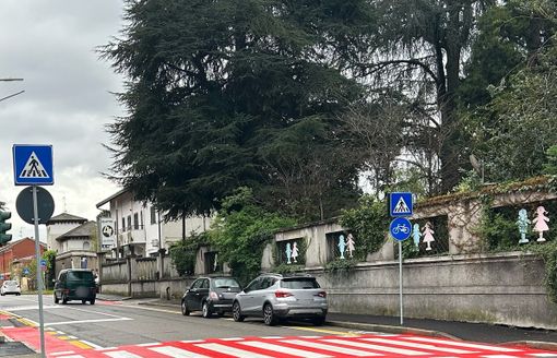 Parcheggi sulla pista ciclabile di via XX Settembre