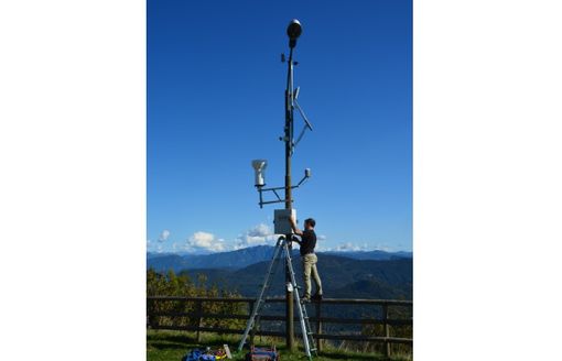 Una nuova centralina sul San Martino per monitorare il clima e la salute dei boschi delle Valli del Verbano