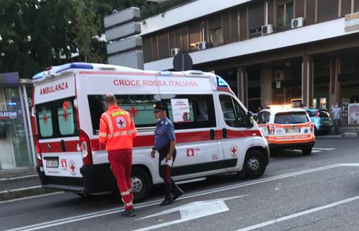 Incidente di fronte alla Brunella: ragazza di 18 anni finisce al pronto soccorso