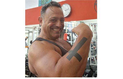 L'«uomo più forte del mondo» arriva a Malpensa: si allenerà per due sfide L'«uomo più forte del mondo» arriva a Malpensa: si allenerà per due sfide