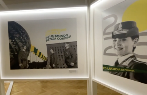 VIDEO. "Tre colori, un mondo": presentato il calendario storico della Guardia di Finanza