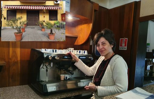 Antonella De Filippo all'interno del bar ormai chiuso