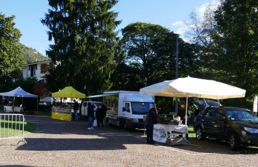 Il mercatino dei produttori locali di Cuveglio, per sostenere l'economia e la produzione locale