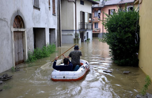 Le foto della situazione in via Zara pubblicate sul gruppo Facebook “Sei di Malnate se…. 2.0 Original”
