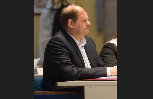 Livio Pinciroli quando sedeva in consiglio comunale. Sotto, il suo ritorno per una sera nella sede della Lega