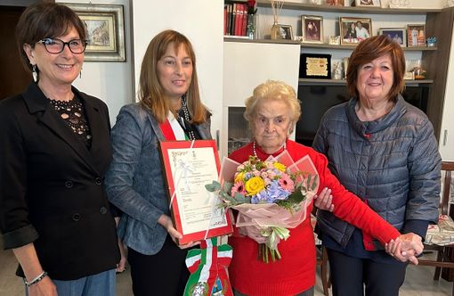 Biondina, 100 anni e tanta passione per i fornelli