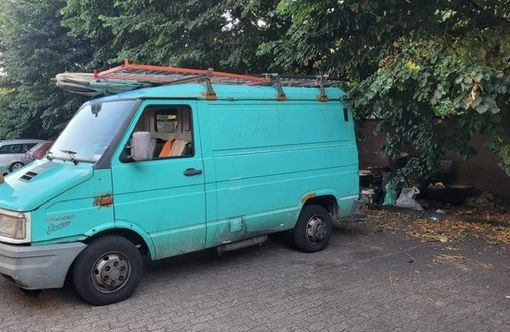 Il mezzo utilizzato per scaricare abusivamente il materiale edilizio