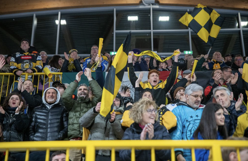 FOTOGALLERY. Il Varese ha perso, viva il Varese. E il suo pubblico che non ha eguali FOTOGALLERY. Il Varese ha perso, viva il Varese. E il suo pubblico che non ha eguali