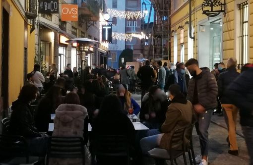 Coronavirus, nuova stretta dopo l'Epifania? Ipotesi zona rossa tutti i weekend e spostamenti limitati Coronavirus, nuova stretta dopo l'Epifania? Ipotesi zona rossa tutti i weekend e spostamenti limitati