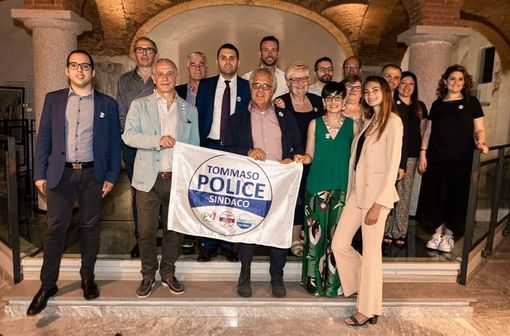 Tommaso Police alle urne, primo turno delle comunali 2022. L'esponente del centrosinistra tornerà al seggio il prossimo 26 giugno (Foto dalla pagina Fb Tommaso Police sindaco) Tommaso Police alle urne, primo turno delle comunali 2022. L'esponente del centrosinistra tornerà al seggio il prossimo 26 giugno (Foto dalla pagina Fb Tommaso Police sindaco)