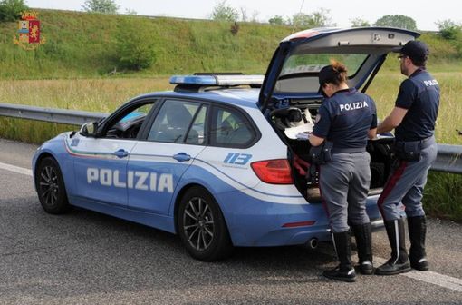 Follia sulla rete autostradale milanese: va contromano, provoca un incidente, ruba un'auto e fugge Follia sulla rete autostradale milanese: va contromano, provoca un incidente, ruba un'auto e fugge