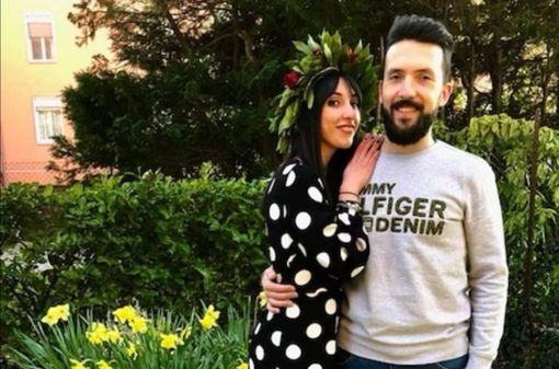 Silvia Malnati e Alessandro Merlo insieme nel giorno della laurea di lei Silvia Malnati e Alessandro Merlo insieme nel giorno della laurea di lei