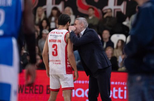 Coach Kastritis a colloquio con Mitrou-Long (foto Fabio Averna)