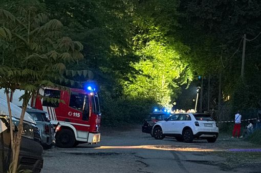 La strada nel bosco a Giubiano dov'è stato rinvenuto il cadavere di un uomo di 72 anni La strada nel bosco a Giubiano dov'è stato rinvenuto il cadavere di un uomo di 72 anni