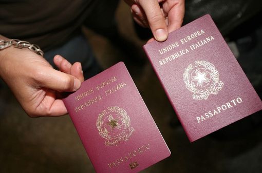 Governo, Bianchi: «Si occupino i Comuni dei passaporti»