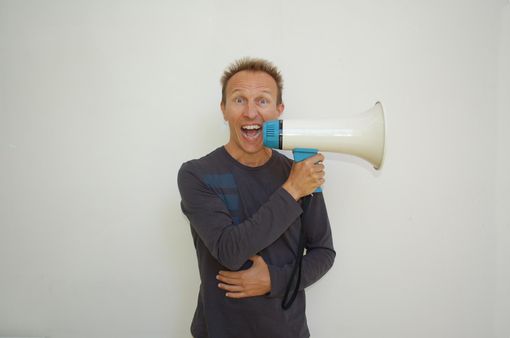 SportivaMente: stasera tutti in piazza a Busto con lo show di Cristiano Militello