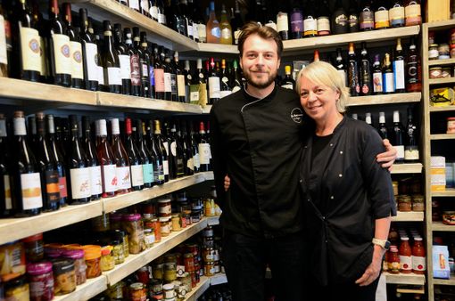 Morena Belli e Matteo Carcano, madre e figlio che insieme a Michele Carcano (rispettivamente marito e papà) hanno creato e conducono la Gastronomia di Avigno. Nella prima immagine della Gallery, Michele Carcano, il creatore della Gastronomia