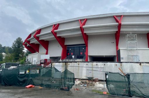 La situazione attuale lungo il lato ovest della Itelyum Arena