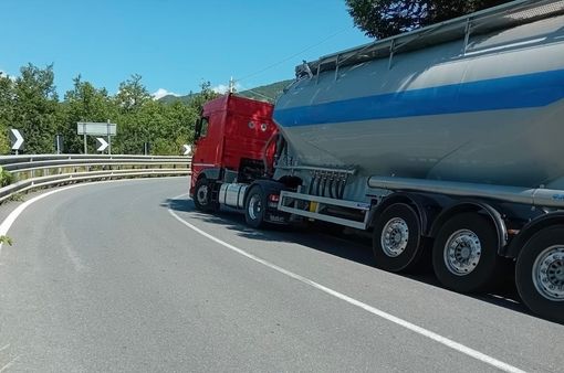 A Travedona Monate nasce il Comitato “Cittadini per la mobilità sicura”: «Stop ai mezzi pesanti in paese»