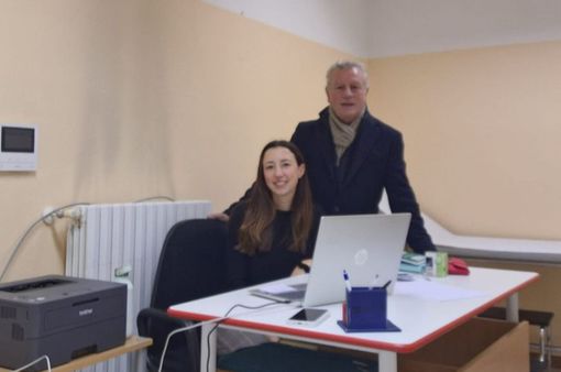 La dottoressa Lagioia con il sindaco di Gavirate Parola La dottoressa Lagioia con il sindaco di Gavirate Parola