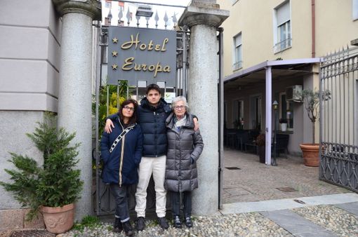 Le chiavi dell'Hotel Europa e, un pochino, anche dello spirito di Varese, sono custodite da Mara Baila, suo figlio Andrea e Maria Sala Tenna