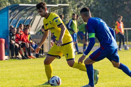 Varesina, 3-0 da sballo: Bertoli bomber, quinto clean sheet, miglior attacco e vetta a -1