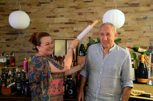 Vittoria e festa per la Openjobmetis a fine partita (foto Fabio Averna)