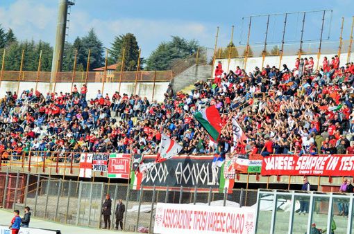 Domenica 20 marzo 2016: 5 mila tifosi sugli spalti del Franco Ossola per la promozione del Varese dall'Eccellenza alla serie D: quando li rivedremo? (fotoservizio Ezio Macchi) Domenica 20 marzo 2016: 5 mila tifosi sugli spalti del Franco Ossola per la promozione del Varese dall'Eccellenza alla serie D: quando li rivedremo? (fotoservizio Ezio Macchi)
