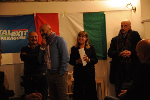 Paragone a Italexit Varese: «No all'Europa, no al governo dei "migliori", no alle armi in Ucraina. Bruciata la nostra tradizionale capacità di conciliazione»