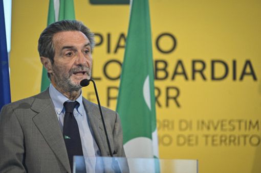 Emergenza profughi, Fontana incontra i sindaci: «Fronte compatto» Emergenza profughi, Fontana incontra i sindaci: «Fronte compatto»