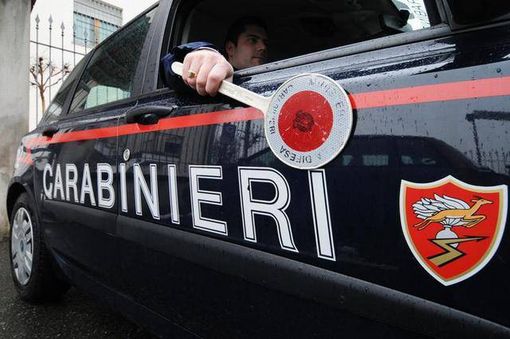 Baby rapinatori in un bar di Bardello, arrestati due complici: hanno 15 e 16 anni Baby rapinatori in un bar di Bardello, arrestati due complici: hanno 15 e 16 anni
