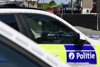 Belgio, attacco con coltello su un bus ad Anversa: 1 morto e 2 feriti Belgio, attacco con coltello su un bus ad Anversa: 1 morto e 2 feriti