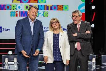 Primo Maggio dei sindacati all'insegna dell'unità: Cgil, Cisl e Uil insieme a Marghera Primo Maggio dei sindacati all'insegna dell'unità: Cgil, Cisl e Uil insieme a Marghera