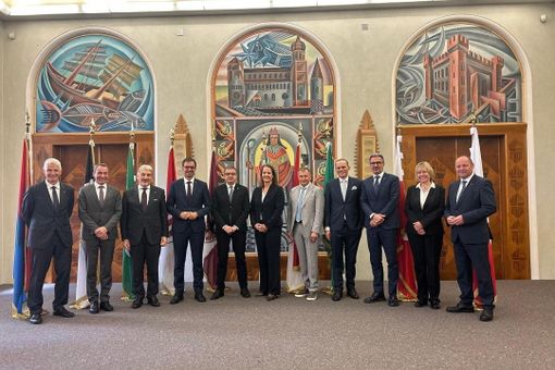 Conferenza Arge Alp, sottosegretario Cattaneo a Trento: «Dalle olimpiadi alle politiche di coesione, Lombardia promuove cooperazione delle regioni dell’arco alpino»